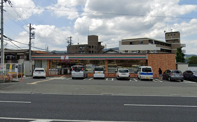 【コンビニエンスストア】セブンイレブン　川西東畦野3丁目店まで189ｍ