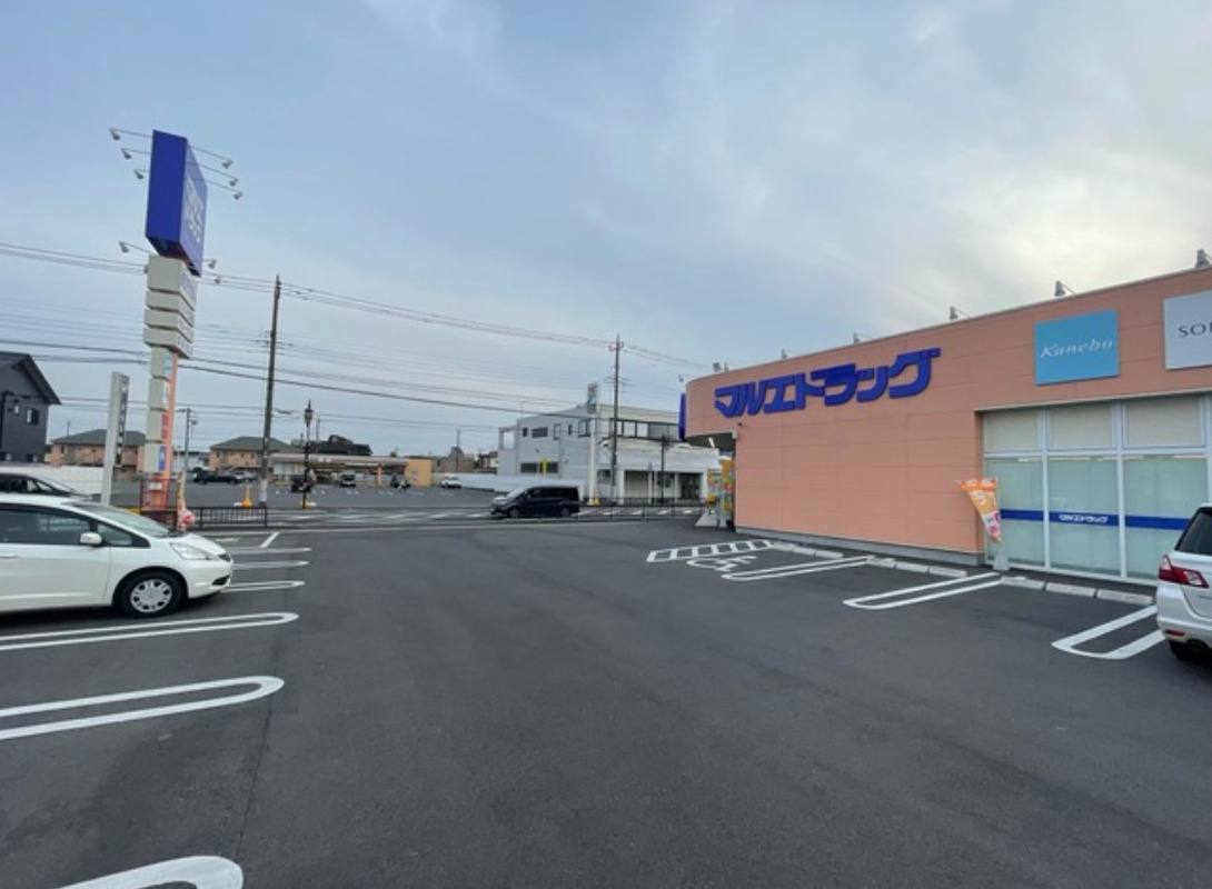 【ドラッグストア】マルエドラッグ　前橋西片貝店まで375ｍ