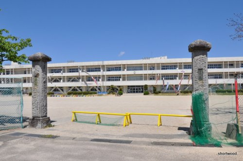 【小学校】川辺西小学校まで1090ｍ