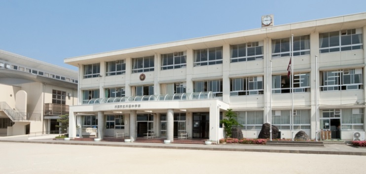 【中学校】川辺中学校まで342ｍ