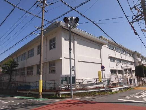 【小学校】北九州市立藤木小学校まで83ｍ