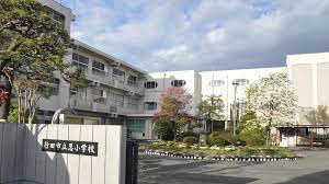 【小学校】行田市立　忍小学校まで1046ｍ