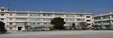 【小学校】川崎市立梶ケ谷小学校まで956ｍ