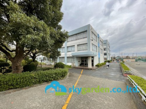 【小学校】藤沢市立駒寄小学校まで609ｍ