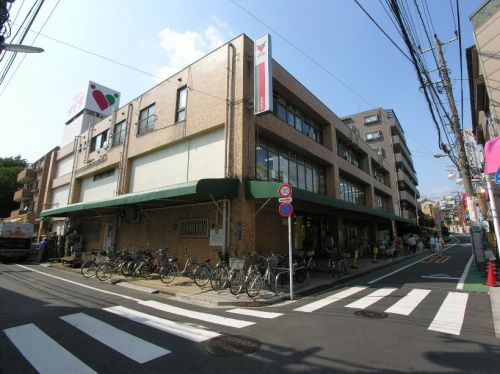 【スーパー】コモディイイダ　東新町店まで590ｍ