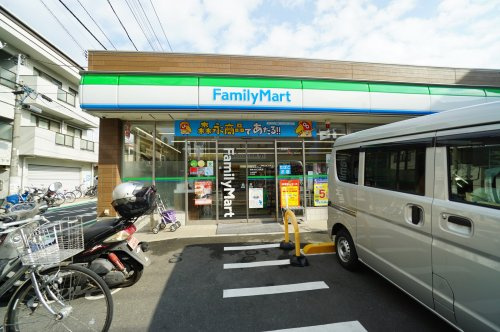【コンビニエンスストア】ファミリーマート大谷口北町店まで80ｍ