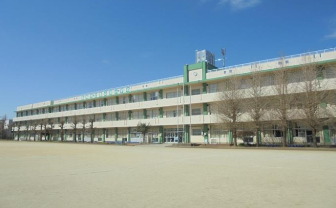 【小学校】飯山満小学校まで200ｍ