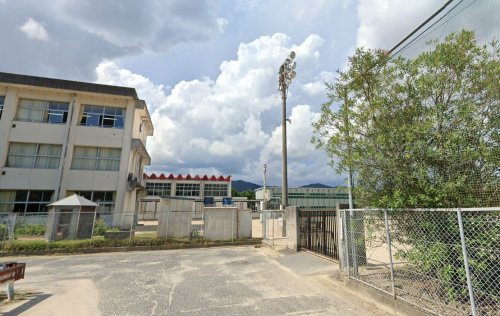 【小学校】東広島市立東西条小学校まで1608ｍ