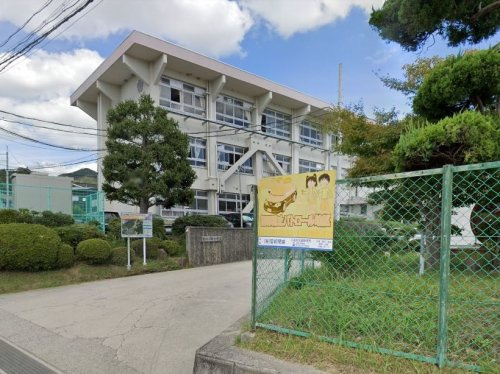 【小学校】東広島市立川上小学校まで1067ｍ