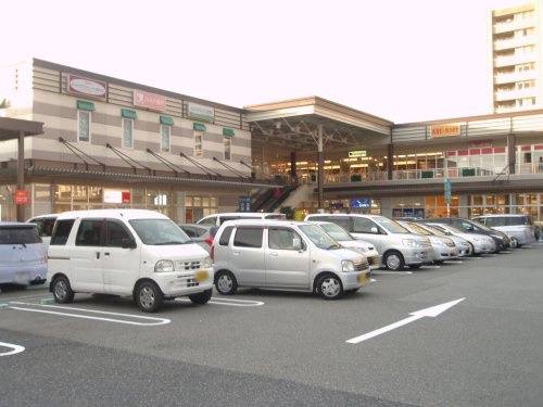 【ファミリーレストラン】サイゼリヤ　イオンタウン豊中緑丘店まで1216ｍ