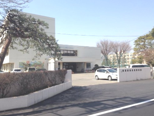 【中学校】長野中学校まで763ｍ