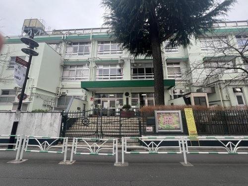【小学校】渋谷区立神宮前小学校まで578ｍ