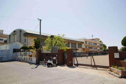 【小学校】砂山小学校まで482ｍ