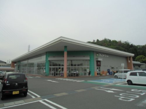 【スーパー】フレンドマートグリーンヒル青山店まで1955ｍ