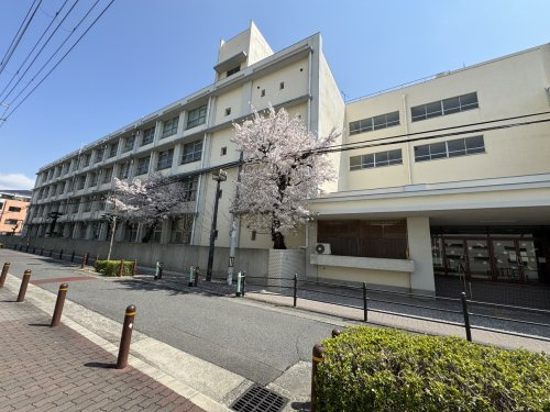 【小学校】大阪市立高殿小学校まで585ｍ