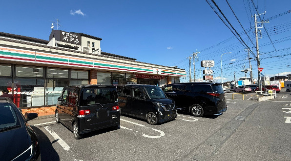 【コンビニエンスストア】セブンイレブン　牛久南店まで592ｍ