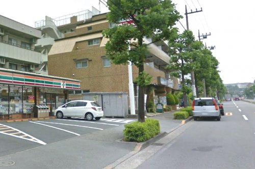 【コンビニエンスストア】セブンイレブン多摩蓮光寺店まで980ｍ