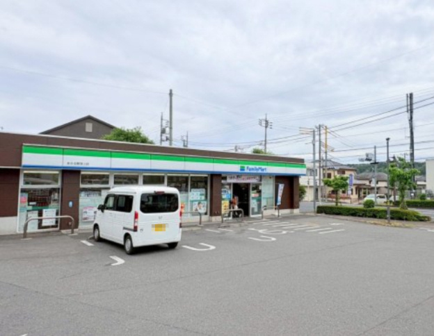 【コンビニエンスストア】ファミリーマートあきる野渕上店まで537ｍ