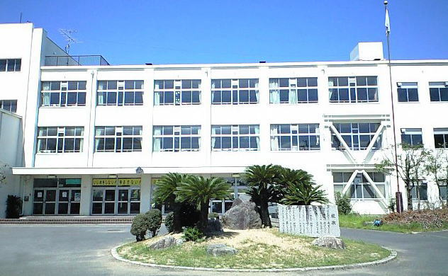 【小学校】草津市立　山田小学校まで2173ｍ
