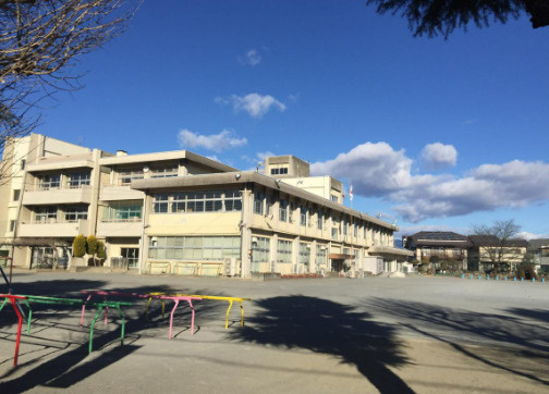 【小学校】高崎市立片岡小学校まで445ｍ