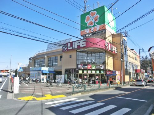 【スーパー】ライフ西大泉店まで688ｍ
