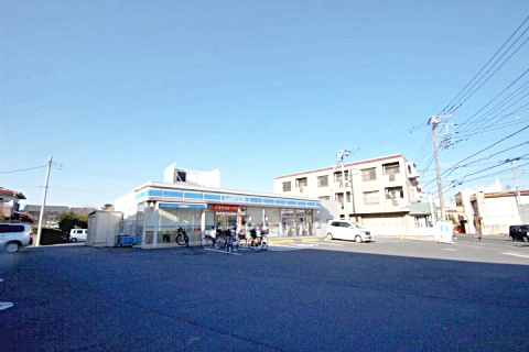 【コンビニエンスストア】ローソン東久留米幸町三丁目店まで745ｍ