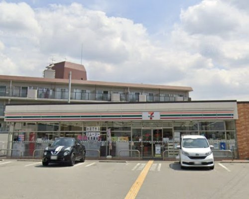 【コンビニエンスストア】セブンイレブン　伊丹緑ヶ丘1丁目店まで334ｍ