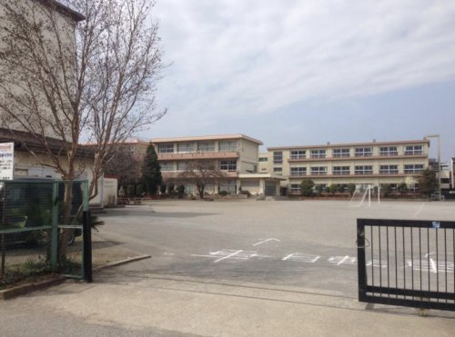 【中学校】鴻巣市立鴻巣中学校まで567ｍ