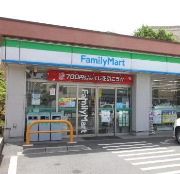【コンビニエンスストア】ファミリーマート　品川桐ヶ谷通り店まで211ｍ