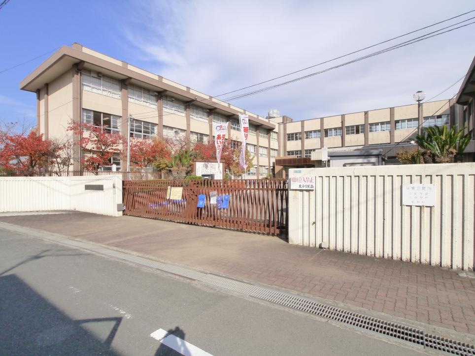 【小学校】熊取町立北小学校まで697ｍ