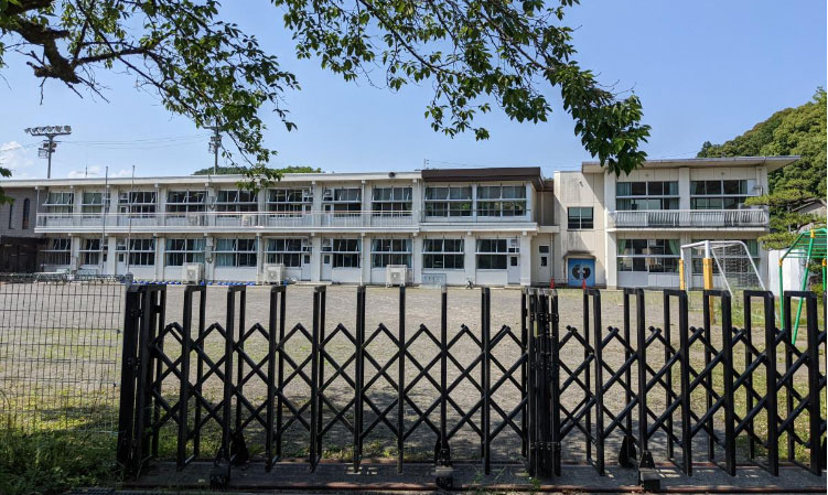 【小学校】山県市立梅原小学校まで1486ｍ