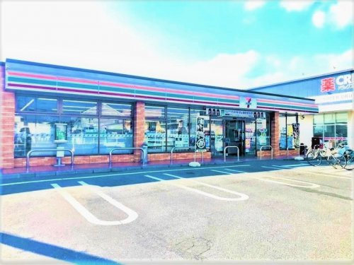 【コンビニエンスストア】セブンイレブン　古河下辺見今泉店まで690ｍ