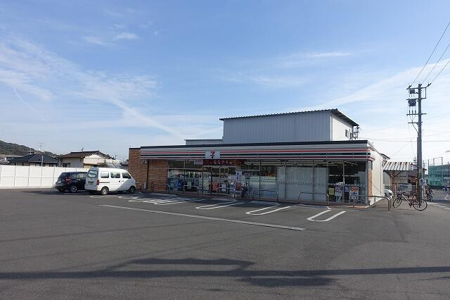 【コンビニエンスストア】セブンイレブン　高知長浜店まで1485ｍ