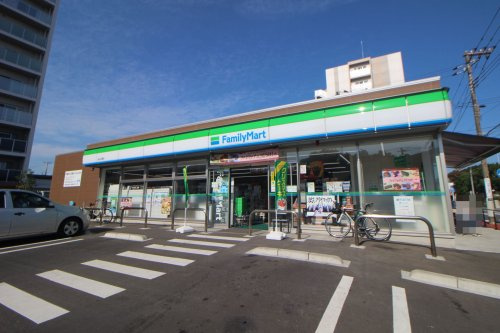 【コンビニエンスストア】ファミリーマート横須賀松山公郷店まで34ｍ