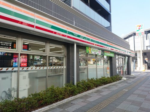 【コンビニエンスストア】セブンイレブン　扇大橋駅前店まで463ｍ
