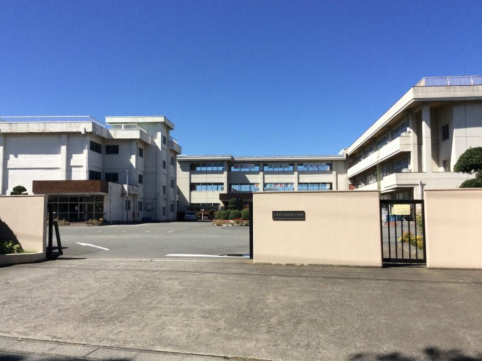 【小学校】上里町立　神保原小学校まで1088ｍ