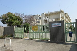 【中学校】宝塚市立安倉中学校まで974ｍ