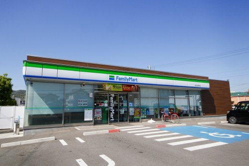 【コンビニエンスストア】ファミリーマート　和歌山楠見中店まで238ｍ
