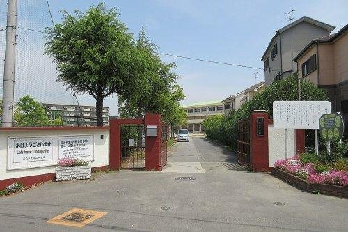 【中学校】高石市立高石中学校まで1111ｍ