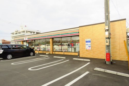 【コンビニエンスストア】セブンイレブン　福山東川口4丁目店まで654ｍ