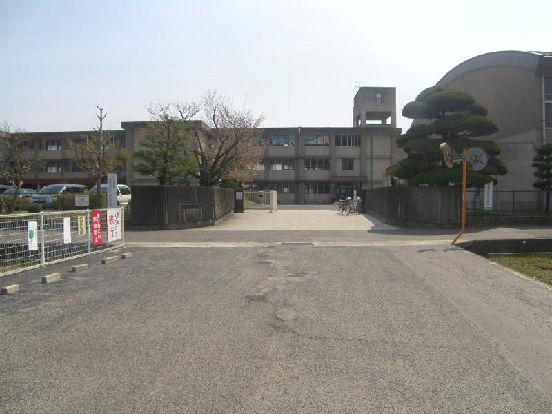 【中学校】福山市立神辺東中学校まで1974ｍ
