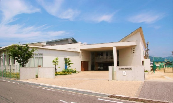 【中学校】尾道市立向島中学校まで742ｍ