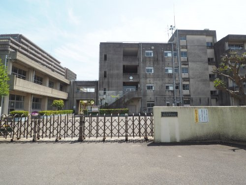 【中学校】千葉市立稲浜中学校まで77ｍ