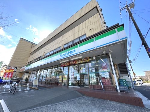 【コンビニエンスストア】ファミリーマート　高洲二丁目店まで118ｍ