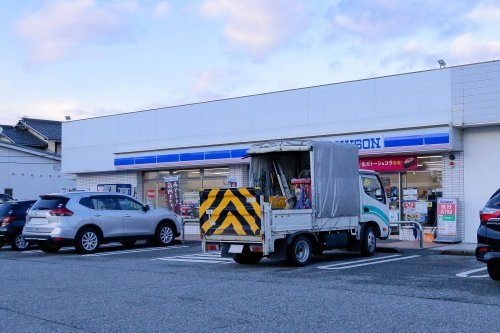 【コンビニエンスストア】ローソン　富山下堀店まで396ｍ