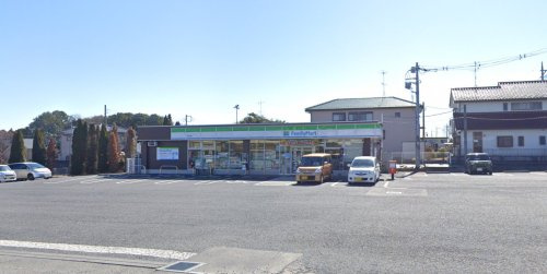 【コンビニエンスストア】ファミリーマート伊奈南店まで831ｍ