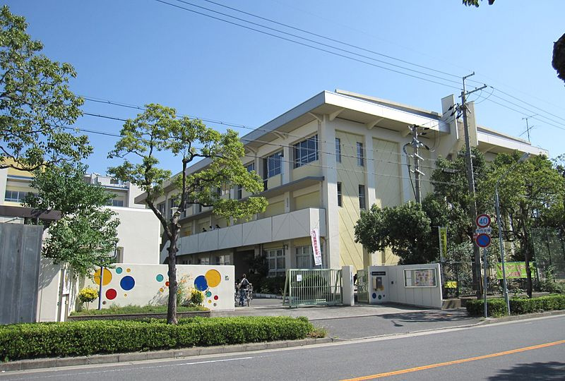 【小学校】伊丹市立摂陽小学校まで260ｍ