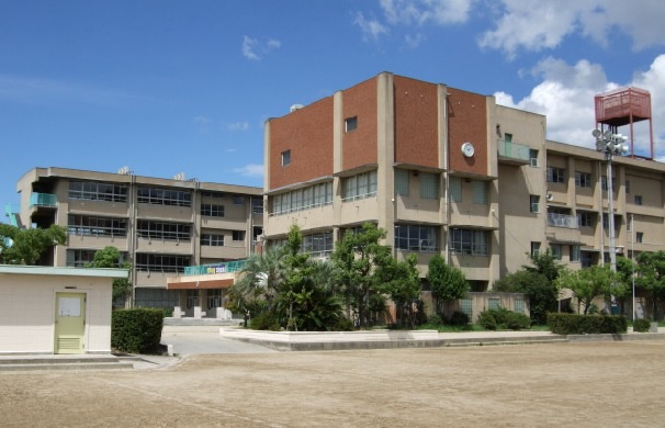 【中学校】摂津市立第四中学校まで930ｍ