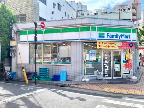 【コンビニエンスストア】ファミリーマート　平井駅前店まで40ｍ