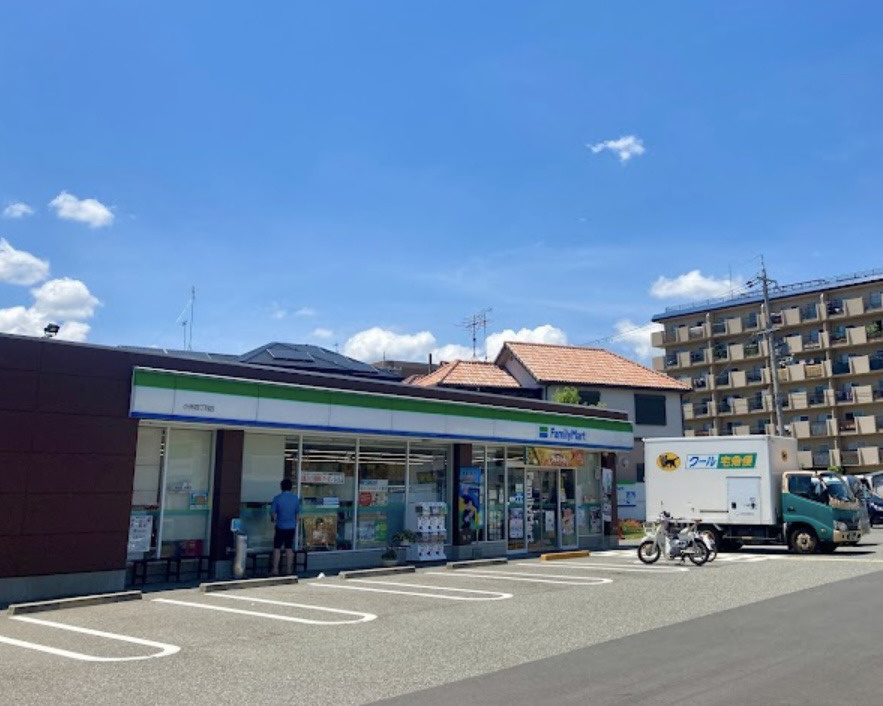 【コンビニエンスストア】ファミリーマート　小林四丁目店まで92ｍ